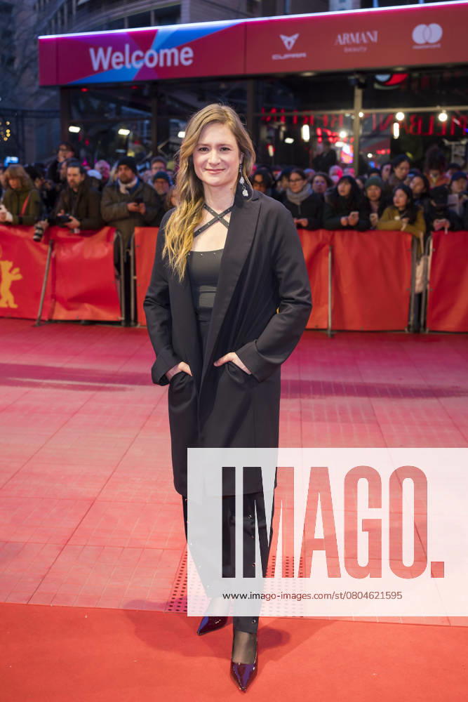 Berlinale, Award Ceremonies at the Theater am Potsdamer Platz, Berlin, 22 02 2025 Julia Jentsch on the red carpet before the award ceremonies of the 75th Berlinale at the Theater am Potsdamer Platz in Berlin on 22 02 2025 Berlin Theater am Potsdamer Platz