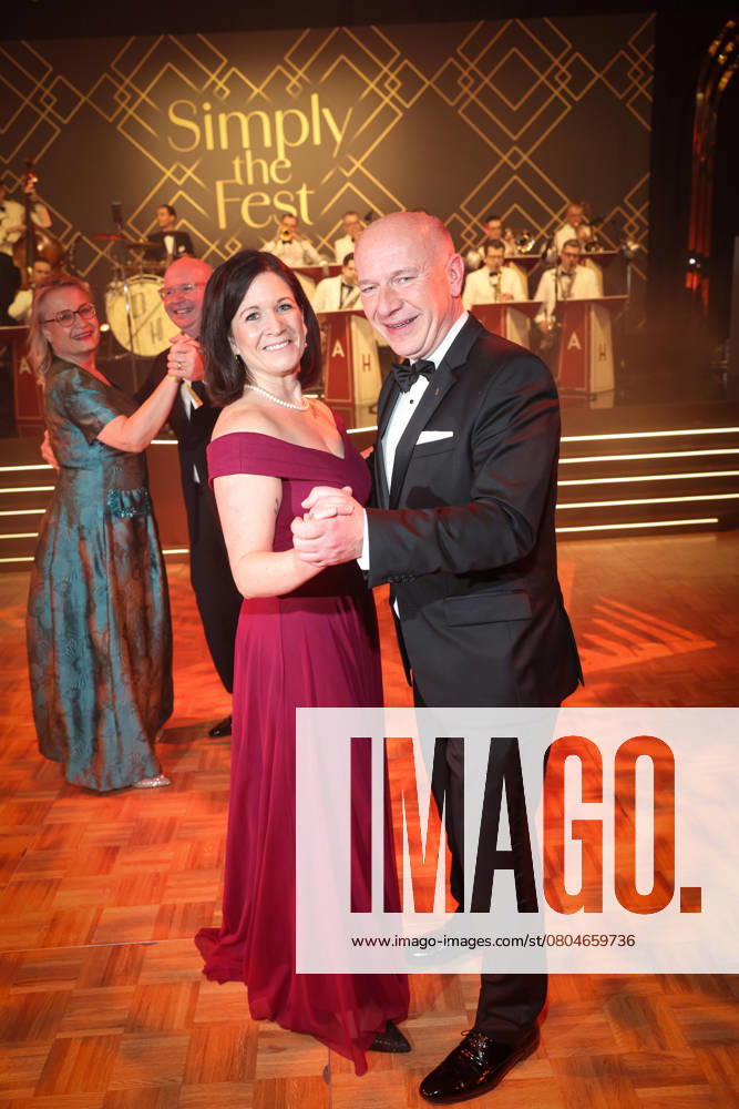 VBKI - Ball der Wirtschaft 2025 VBKI-Präsident Markus Voigt und Frau Mirijam und der Regierende Bürgermeister Kai Wegner und Katharina Günther-Wünsch eröffnen das Tanzen Der VBKI lädt zum Ball der Wirtschaft 2025 ins Hotel InterContinental in Berlin