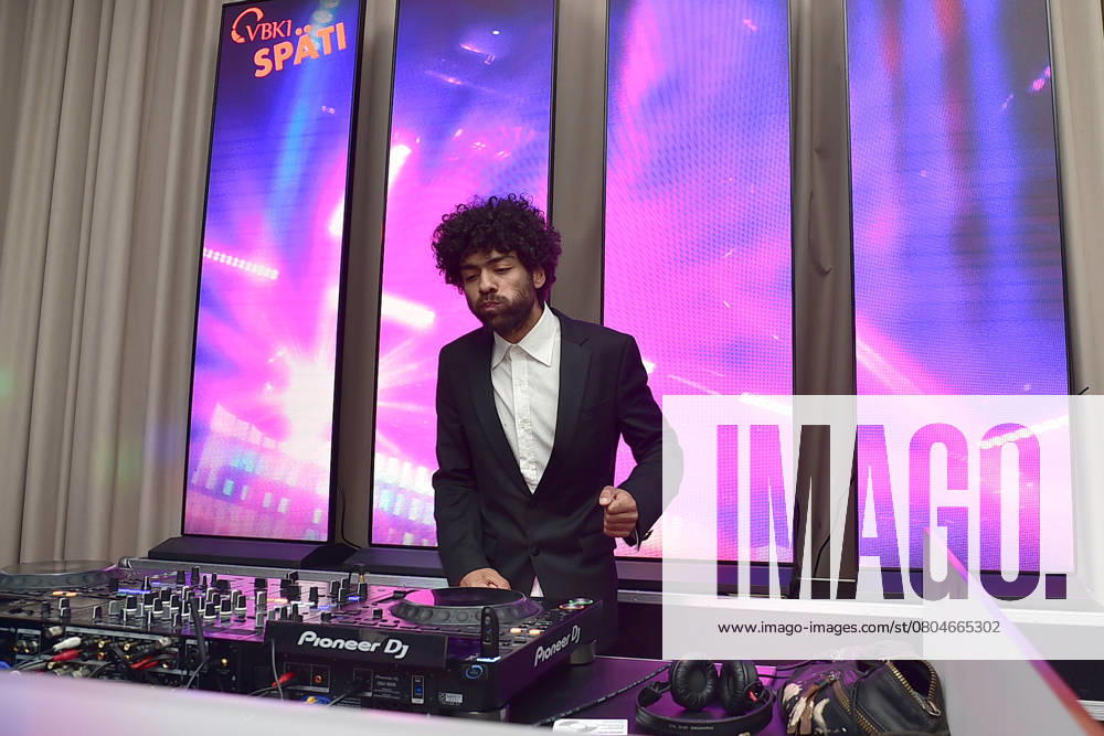 73 VBKI Ball Berlin DJ Noah Becker on turntables, VBKI späti at the 73 VBKI Ball at the Hotel Intercontinental for the 75th Berlinale in Berlin, on 17 02 2025 Photopress Mueller