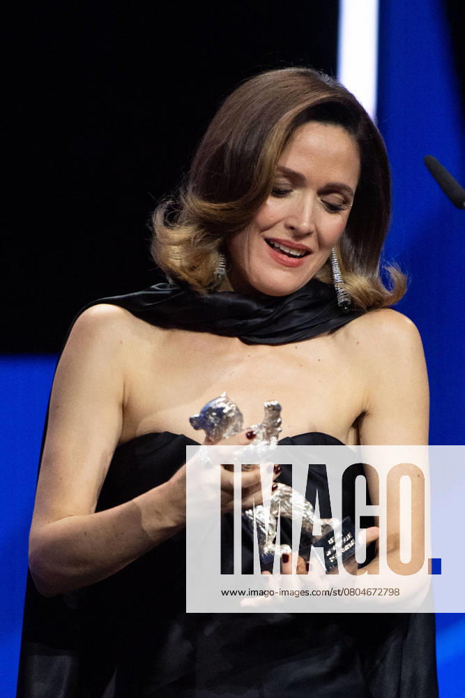 Berlinale Closing Ceremony Rose Byrne poses with the Best Leading Performance Award for If I Had Legs I’d Kick You during the Closing Ceremony for the 75th Berlin International Film Festival (Berlinale) in Berlin, Germany, on February 22, 2025. Photo by Aurore Marechal ABACAPRESS.COM Berlin Germany