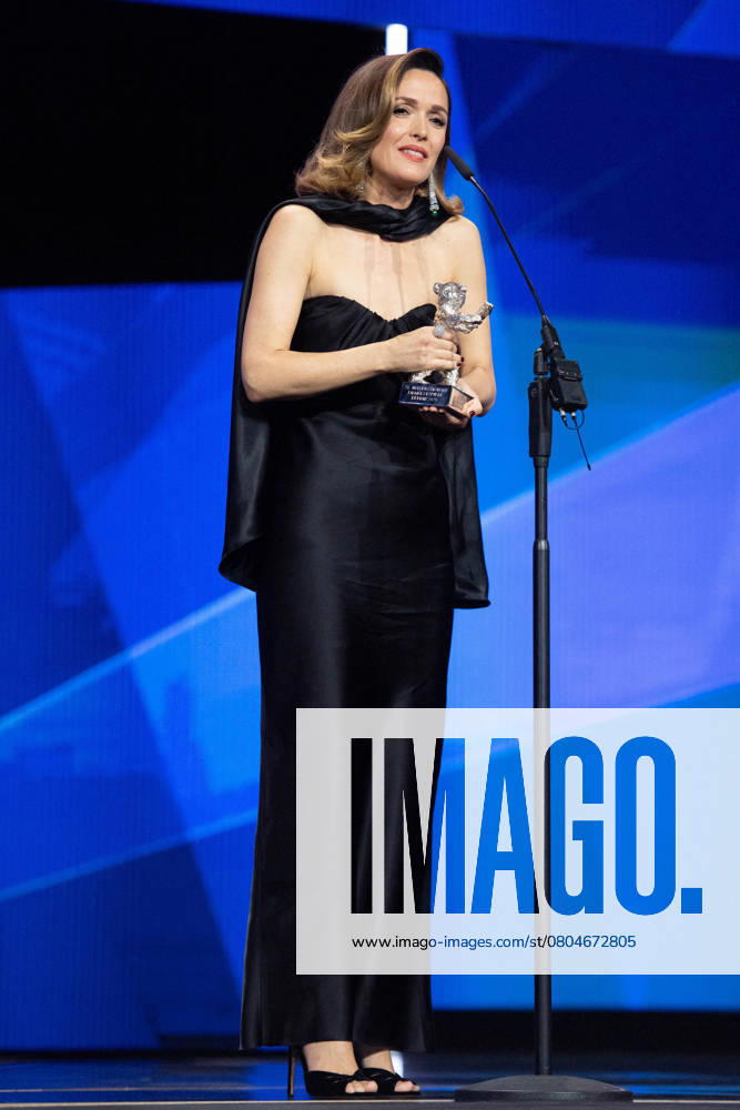 Berlinale Closing Ceremony Rose Byrne poses with the Best Leading Performance Award for If I Had Legs I’d Kick You during the Closing Ceremony for the 75th Berlin International Film Festival (Berlinale) in Berlin, Germany, on February 22, 2025. Photo by Aurore Marechal ABACAPRESS.COM Berlin Germany