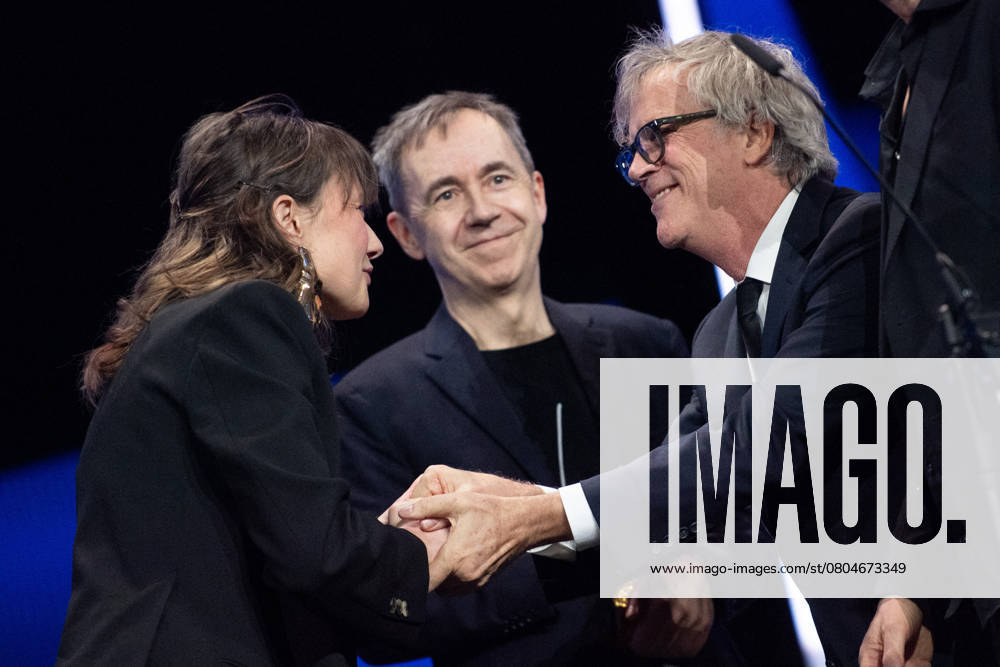 Berlinale Closing Ceremony Hege Hauff Hvattumo and Dag Johan Haugerud accept the Golden Bear for Dreams (Sex Love) with Todd Haynes during the Closing Ceremony for the 75th Berlin International Film Festival (Berlinale) in Berlin, Germany, on February 22, 2025. Photo by Aurore Marechal ABACAPRESS.COM Berlin Germany