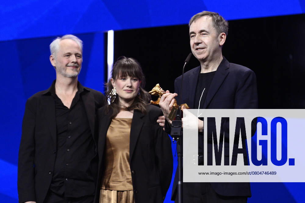 Yngve Saether, Hege Hauff Hvattum and Dag Johan Haugerud with the Golden Bear for Best Film Drommer Dreams Sex Love at the Closing Ceremony and Award Ceremony at the Berlinale 2025 75 Berlin International Film Festival at the Berlinale Palast Berlin, 22 02 2025 Foto:xN.xKubelkax xFuturexImagex closing_berlinale_5504