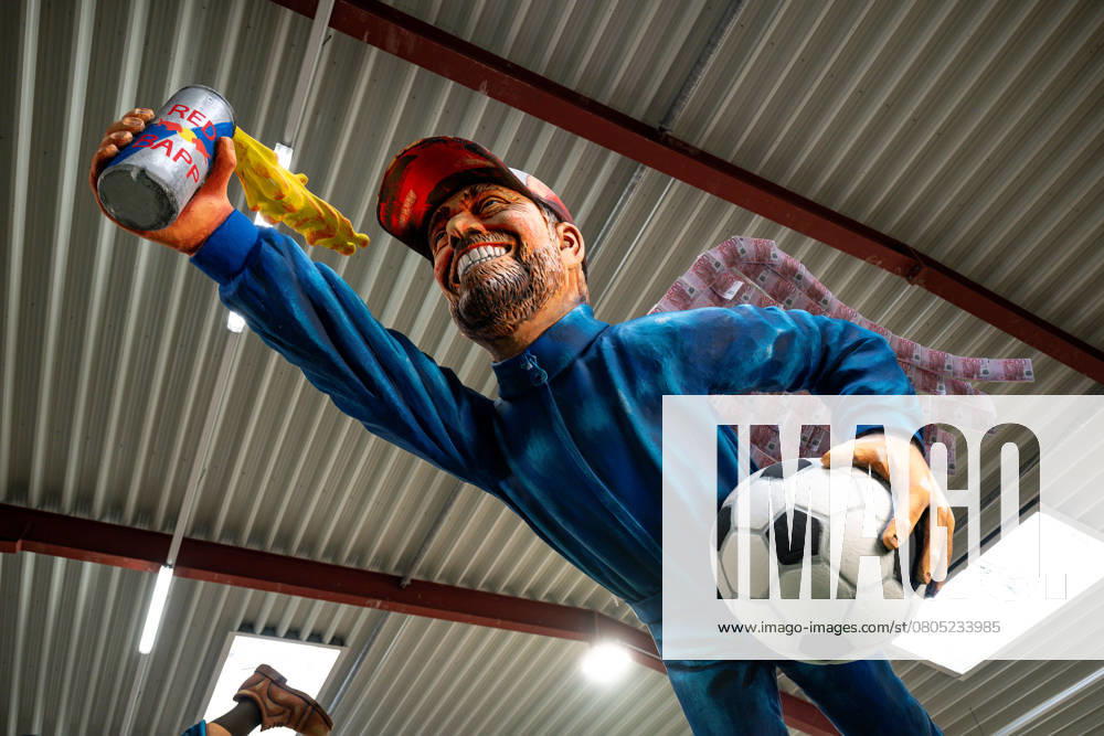 Mainz Presentation of motif float for Mainz Rose Monday parade Motif float Gives wings Jürgen Klopp is shown on a motif float The Mainz Carnival Association presented its motif float for the 2025 Rose Monday parade in Mainz