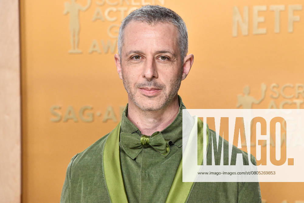 31st SAG Awards - Arrivals - LA Jeremy Strong wearing custom Haans Nicholas Mott arrives at the 31st Annual Screen Actors Guild Awards held at the Shrine Auditorium and Expo Hall on February 23, 2025 in Los Angeles, California, United States. Photo by Gregg DeGuire Image Press Agency ABACAPRESS.COM Los Angeles California United Arab Emirates