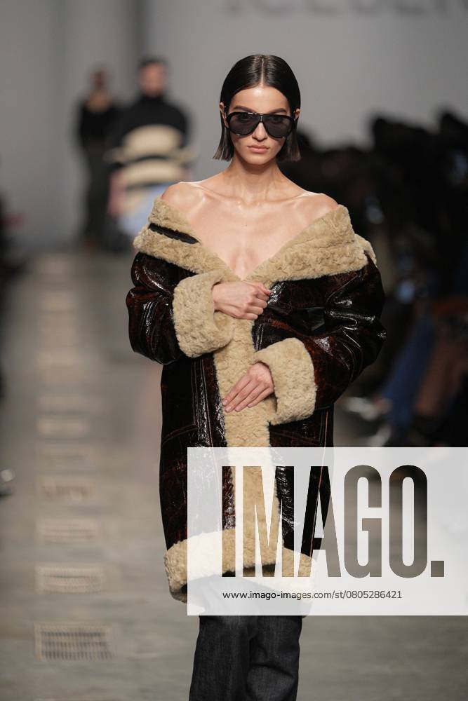 Milan, Milan Women s Fashion Week: Fall Winter 2025 26 - Women s Fashion, Fall Winter 2025 26 - Iceberg fashion show - catwalk in the photo: Model