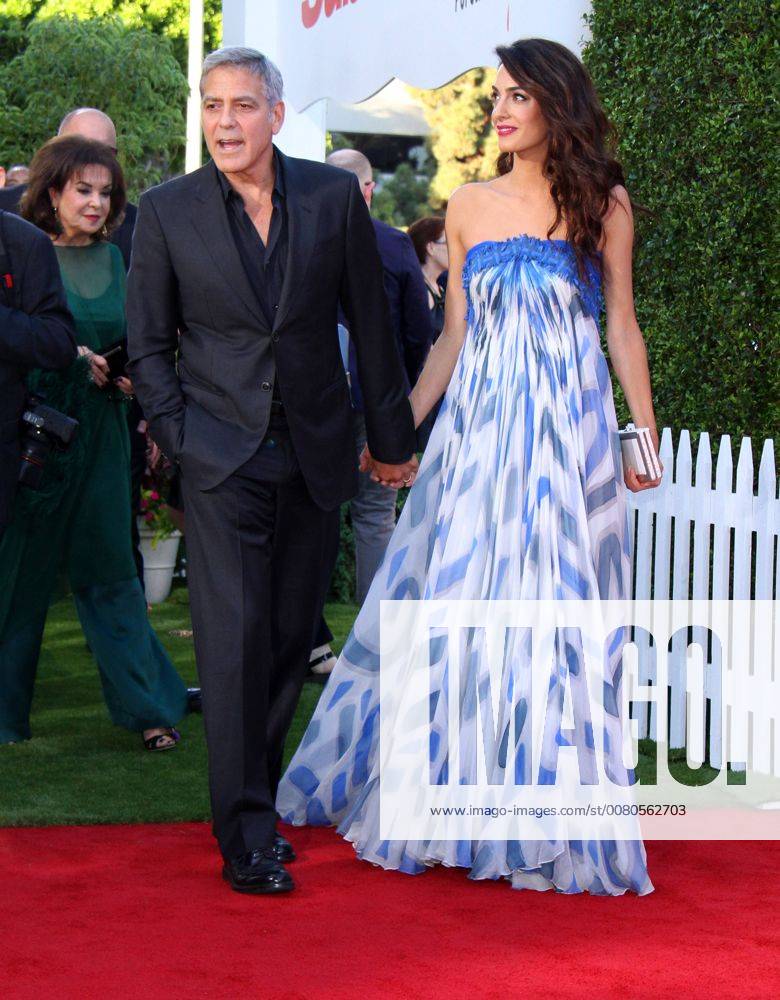 Premiere du film Suburbicon a Los Angeles. 22 October 2017 - Los Angeles, California - Amal Clooney and George Clooney. Suburbicon Premiere held at the Regency Village Theatre in Los Angeles. Photo Credit: AdMedia 221694 AdMedia Starface 2017-10-22 CA Los Angeles Etats-Unis