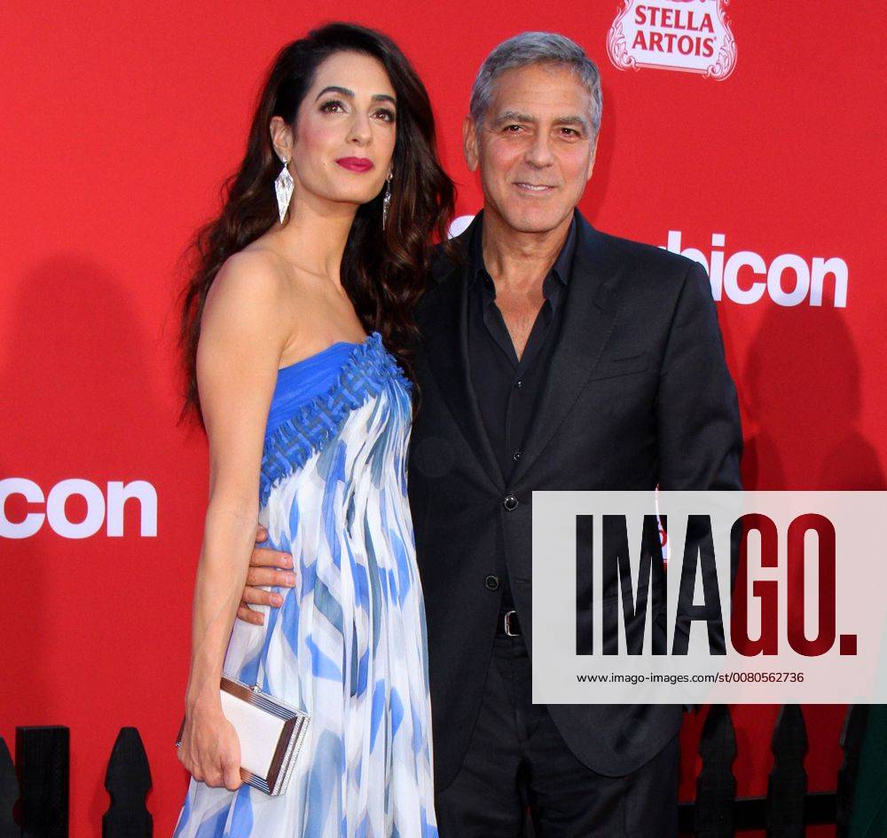 Premiere du film Suburbicon a Los Angeles. 22 October 2017 - Los Angeles, California - Amal Clooney and George Clooney. Suburbicon Premiere held at the Regency Village Theatre in Los Angeles. Photo Credit: AdMedia 221694 AdMedia Starface 2017-10-22 CA Los Angeles Etats-Unis