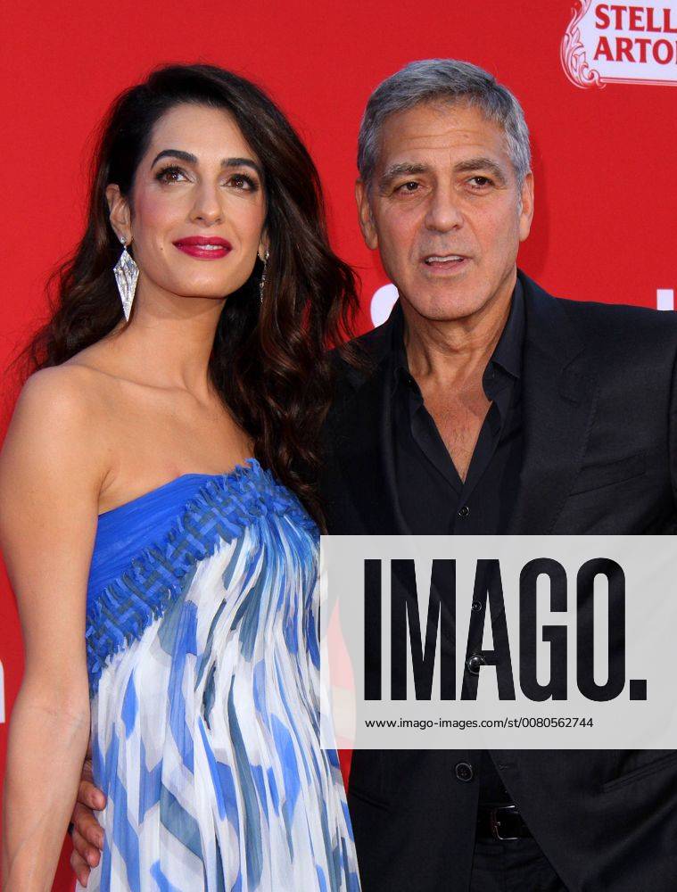 Premiere du film Suburbicon a Los Angeles. 22 October 2017 - Los Angeles, California - Amal Clooney and George Clooney. Suburbicon Premiere held at the Regency Village Theatre in Los Angeles. Photo Credit: AdMedia 221694 AdMedia Starface 2017-10-22 CA Los Angeles Etats-Unis