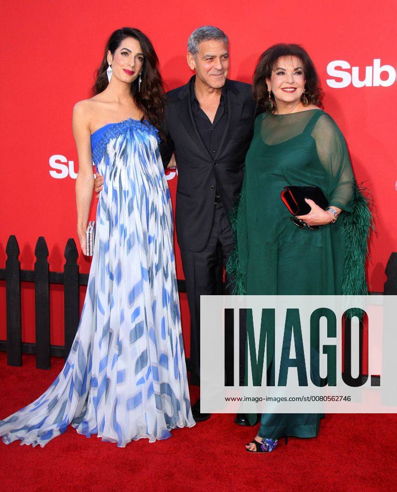 Premiere du film Suburbicon a Los Angeles. 22 October 2017 - Los Angeles, California - Amal Clooney, George Clooney and Baria Alamuddin. Suburbicon Premiere held at the Regency Village Theatre in Los Angeles. Photo Credit: AdMedia 221694 AdMedia Starface 2017-10-22 CA Los Angeles Etats-Unis