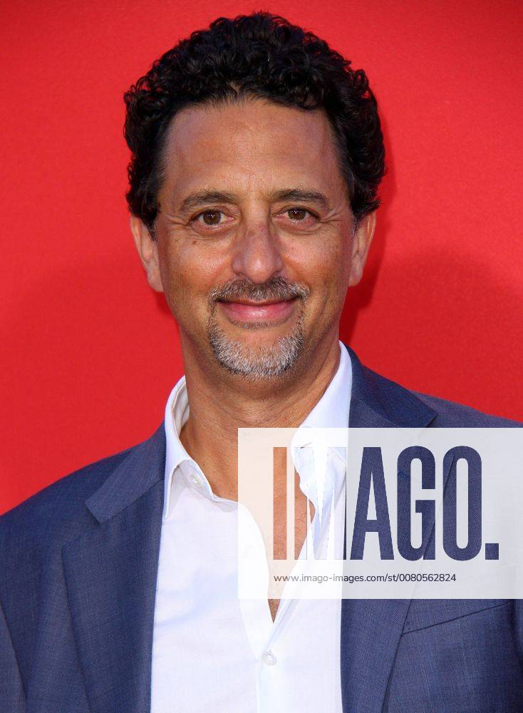 Los Angeles, CA, U.S. - 22 October 2017 - Los Angeles, California - Grant Heslov. Ã¢â‚¬oeSuburbiconÃ¢â‚¬Â Premiere held at the Regency Village Theatre in Los Angeles. Photo Credit: AdMedia Los Angeles U.S. - ZUMAa123 20171022_zaa_a123_346