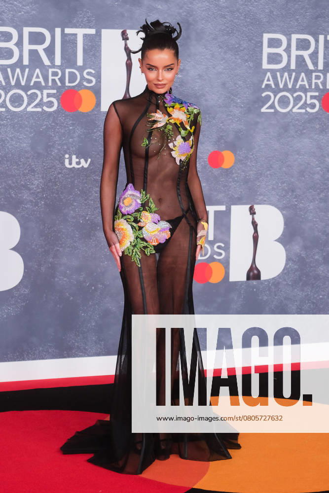 The BRIT Awards, 2025 Red Carpet Arrivals on Saturday 1 March 2025 Maura Higgins seen at the The BRIT Awards, 2025 Red Carpet Arrivals on Saturday 1 March 2025 at Intercontinental Hotel O2, London. . Picture, Credit:Julie Edwards Avalon UK, Greenwich, London, Intercontinental Hotel O2
