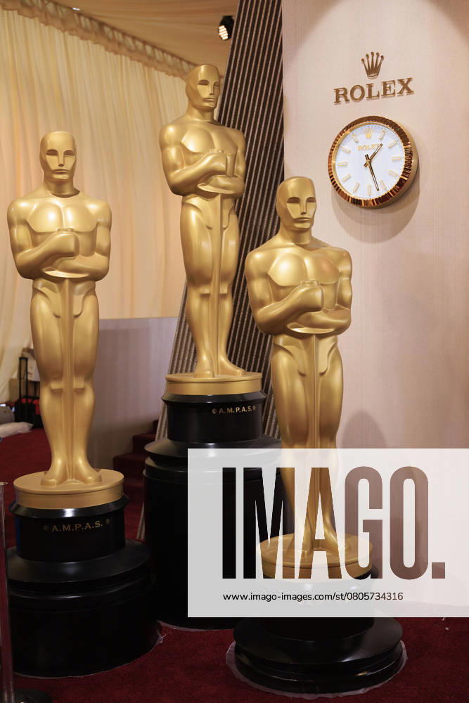 Oscar statuettes are position in preparations on the Red Carpet on Saturday March 1, 2025 at the Dolby Theater in Los Angeles, California for the upcoming 97th Academy Awards. JAVIER ROJAS PI Hollywood USA - ZUMAp124 20250301_zaa_p124_004