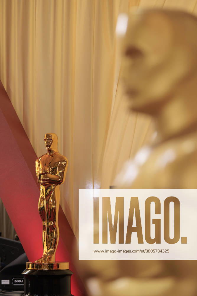 Oscar statuettes are position in preparations on the Red Carpet on Saturday March 1, 2025 at the Dolby Theater in Los Angeles, California for the upcoming 97th Academy Awards. JAVIER ROJAS PI Hollywood USA - ZUMAp124 20250301_zaa_p124_010