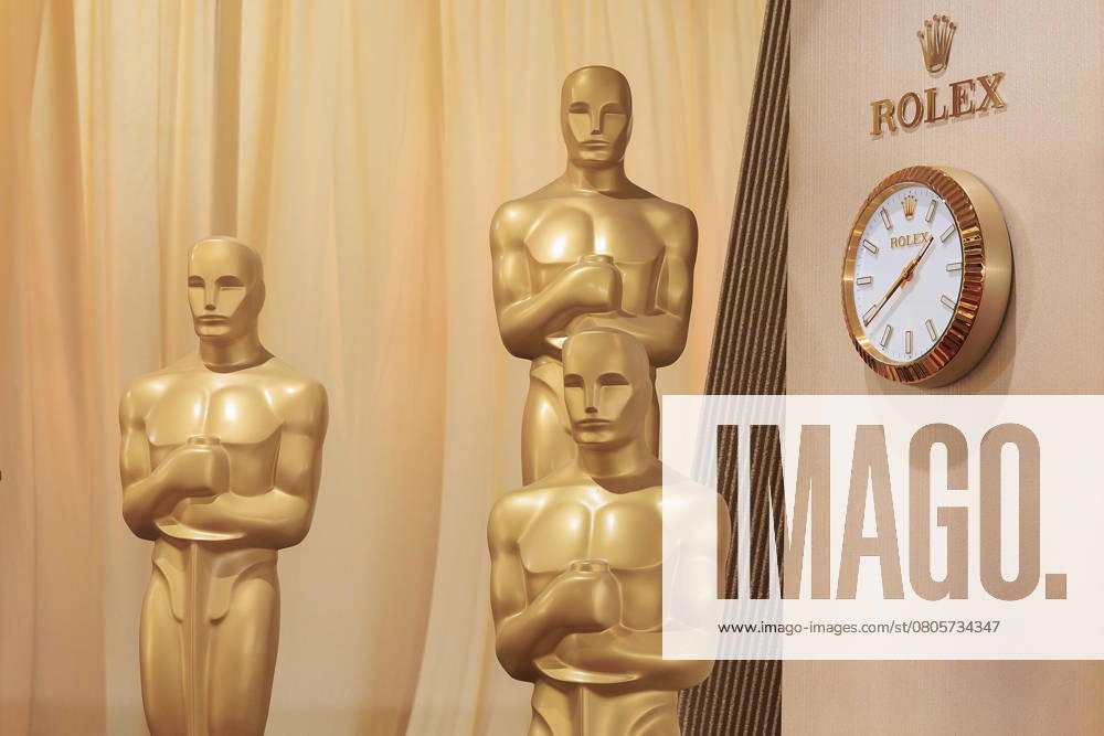 Oscar statuettes are position in preparations on the Red Carpet on Saturday March 1, 2025 at the Dolby Theater in Los Angeles, California for the upcoming 97th Academy Awards. JAVIER ROJAS PI Hollywood USA - ZUMAp124 20250301_zaa_p124_011