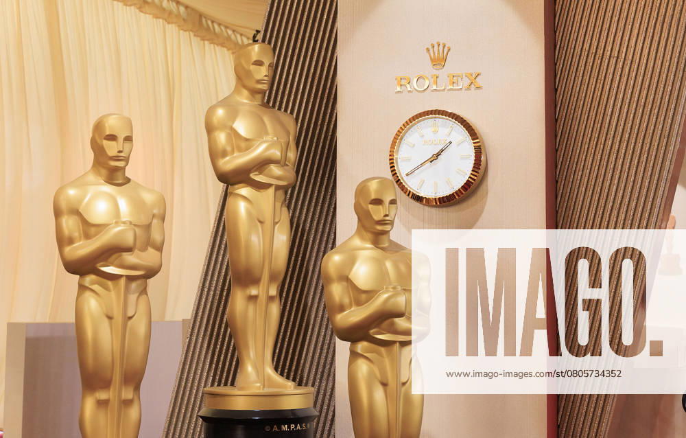 Oscar statuettes are position in preparations on the Red Carpet on Saturday March 1, 2025 at the Dolby Theater in Los Angeles, California for the upcoming 97th Academy Awards. JAVIER ROJAS PI Hollywood USA - ZUMAp124 20250301_zaa_p124_013