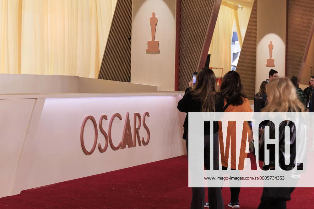 Photos are taken during the preparations on the Red Carpet on Saturday March 1, 2025 at the Dolby Theater in Los Angeles, California for the upcoming 97th Academy Awards. JAVIER ROJAS PI Hollywood USA - ZUMAp124 20250301_zaa_p124_014