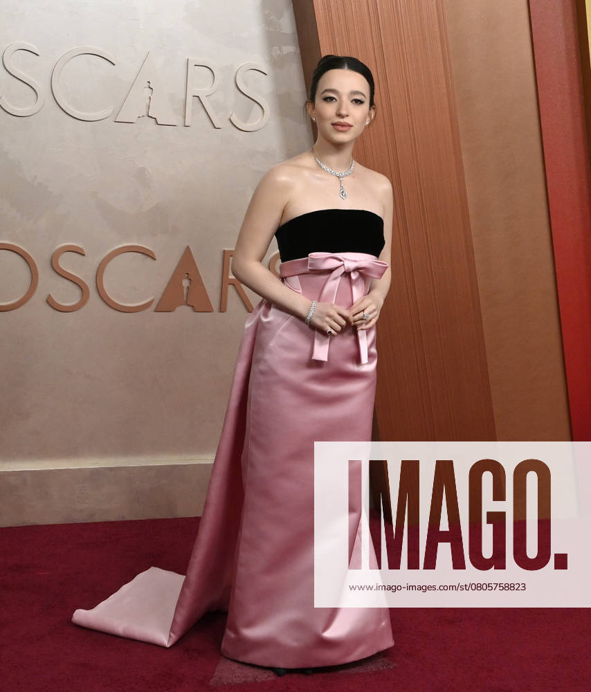 Mikey Madison arrives on the red carpet for the 97th Academy Awards in the Hollywood section of Los Angeles on Sunday, March 2, 2025. LAP20250302389 JIMxRUYMEN