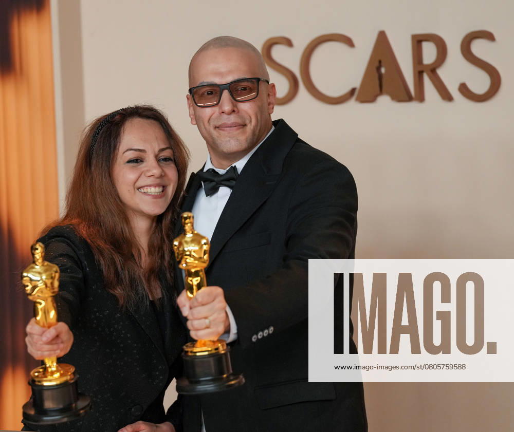 Shirin Rohani and Hossein Molayemi of In the Shadow of the Cypress celebrate their Oscar for best animated short film during the 97th Academy Awards in the Hollywood section of Los Angeles on Sunday, March 2, 2025. LAP20250302110 PATxBENIC