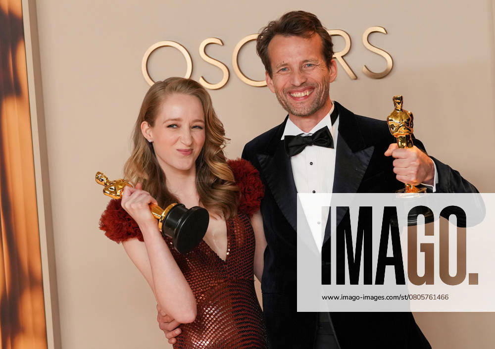 Victoria Warmerdam and Trent of I m Not a Robot celebrates backstage after winning the Oscar for best live action short during the 97th Academy Awards in the Hollywood section of Los Angeles on Sunday, March 2, 2025. LAP20250302142 PATxBENIC
