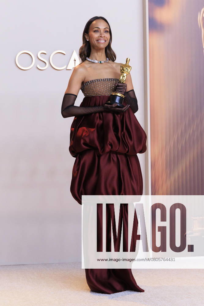 Zoo« Saldao±a, winner of the Best Actress In A Supporting Role for â€oeEmilia Po rezâ€Â, poses in the press room of the 97th Annual Academy Awards on Sunday March 2, 2025 at the Dolby Theater in Hollywood, California. BURT HARRIS BNS PI Hollywood USA - ZUMAp124 20250302_zaa_p124_385