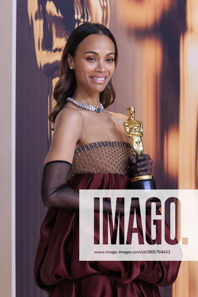 Zoo« Saldao±a, winner of the Best Actress In A Supporting Role for â€oeEmilia Po rezâ€Â, poses in the press room of the 97th Annual Academy Awards on Sunday March 2, 2025 at the Dolby Theater in Hollywood, California. BURT HARRIS BNS PI Hollywood USA - ZUMAp124 20250302_zaa_p124_387