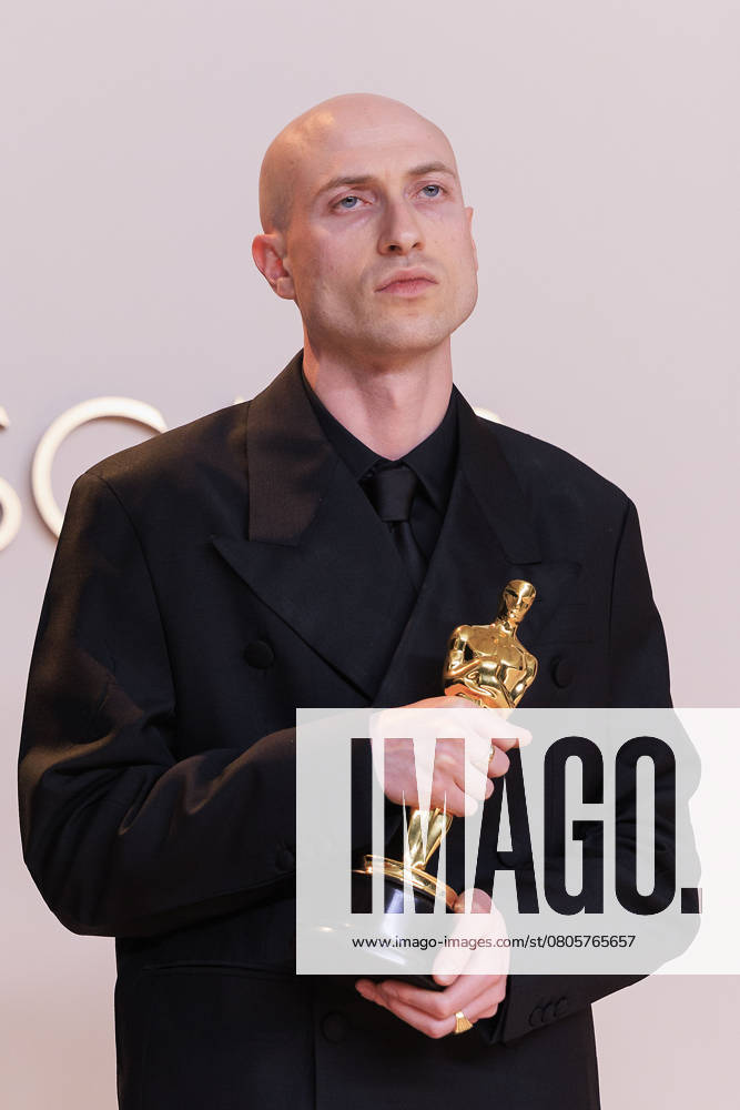 Daniel Blumberg, winner of the Best Original Score for â€oeThe Brutalistâ€Â, poses in the press room of the 97th Annual Academy Awards on Sunday March 2, 2025 at the Dolby Theater in Hollywood, California. BURT HARRIS BNS PI Hollywood USA - ZUMAp124 20250302_zaa_p124_421