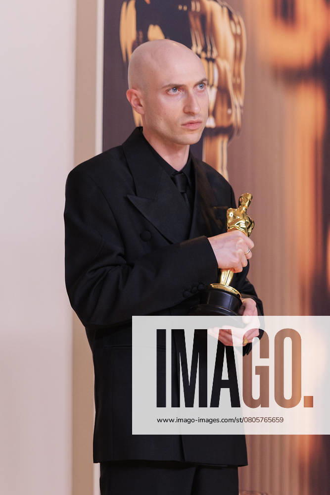 Daniel Blumberg, winner of the Best Original Score for â€oeThe Brutalistâ€Â, poses in the press room of the 97th Annual Academy Awards on Sunday March 2, 2025 at the Dolby Theater in Hollywood, California. BURT HARRIS BNS PI Hollywood USA - ZUMAp124 20250302_zaa_p124_423