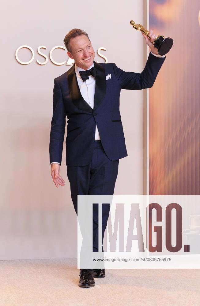 Lol Crawley, winner of the Best Cinematography for â€oeThe Brutalistâ€Â, poses in the press room of the 97th Annual Academy Awards on Sunday March 2, 2025 at the Dolby Theater in Hollywood, California. BURT HARRIS BNS PI Hollywood USA - ZUMAp124 20250302_zaa_p124_438