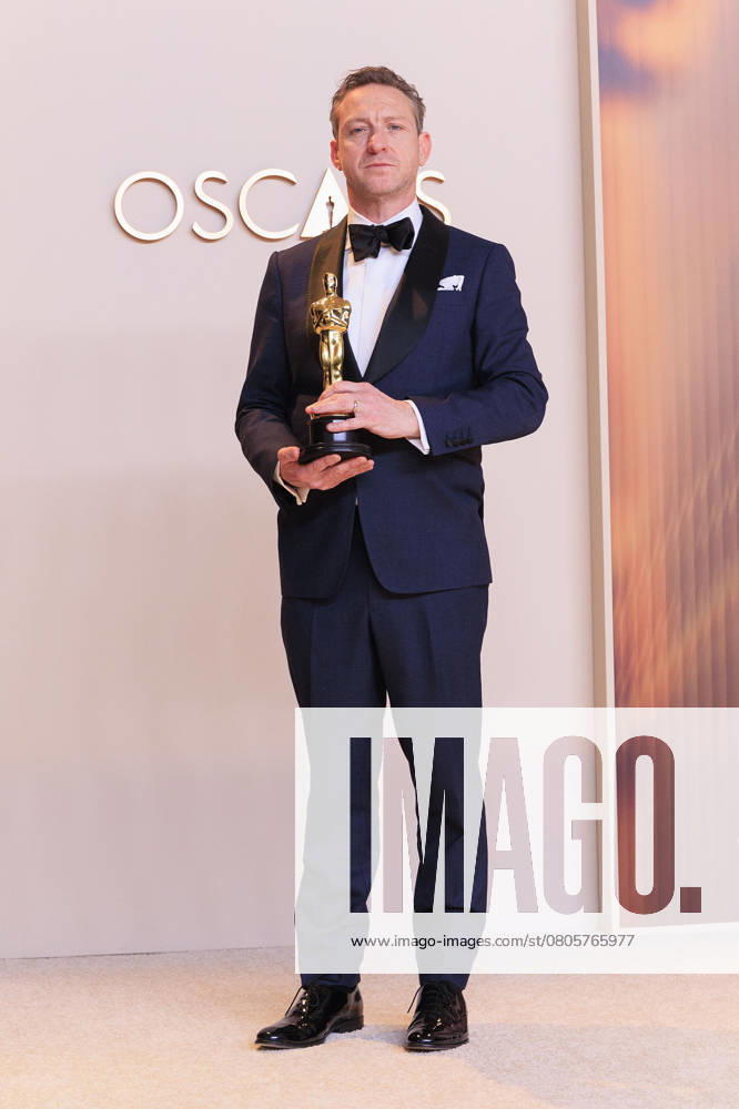 Lol Crawley, winner of the Best Cinematography for â€oeThe Brutalistâ€Â, poses in the press room of the 97th Annual Academy Awards on Sunday March 2, 2025 at the Dolby Theater in Hollywood, California. BURT HARRIS BNS PI Hollywood USA - ZUMAp124 20250302_zaa_p124_439