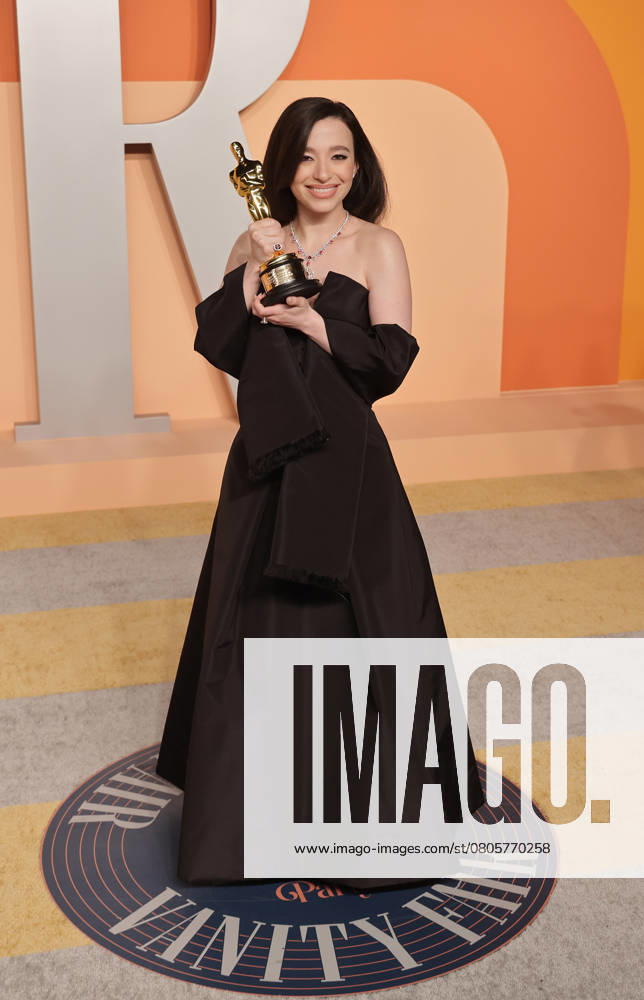 2025 Vanity Fair Oscar Party - Arrivals Mikey Madison, winner of the Best Actress in a Leading Role for Anora attends the 2025 Vanity Fair Oscar Party at Wallis Annenberg Center for the Performing Arts on March 02, 2025 in Beverly Hills, California. Beverly Hills Wallis Annenberg Center for the CA USA
