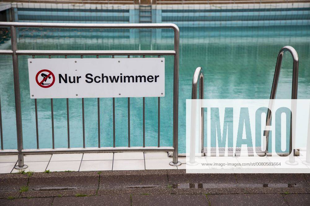 Outdoor empty The end of the season Autumn leave Swimmers pool