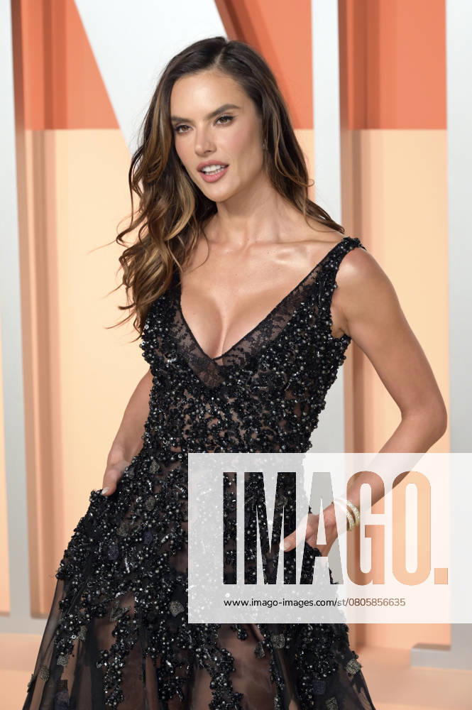 Alessandra Ambrosio at the Vanity Fair Oscar Party 2025 on the occasion of the 97th Academy Awards at the Wallis Annenberg Center for the Performing Arts Beverly Hills, 02 03 2025 Foto:xJ.xFuturexImagex vanity_5648