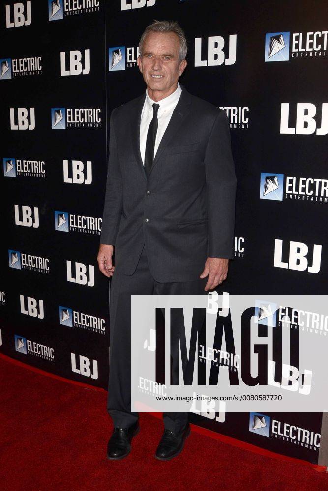 LOS ANGELES - OCT 24: Robert F. Kennedy Jr. at the LBJ World Premiere at the ArcLight Theater on October 24, 2017 in Los Angeles, CA