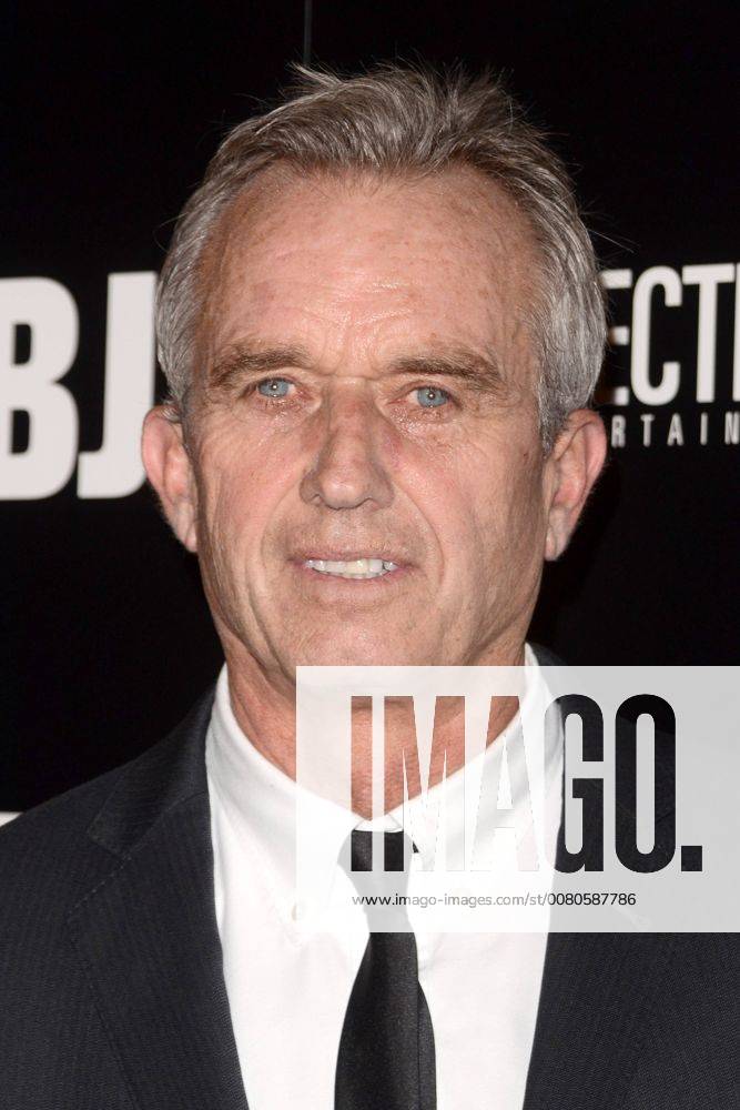 LOS ANGELES - OCT 24: Robert F. Kennedy Jr. at the LBJ World Premiere at the ArcLight Theater on October 24, 2017 in Los Angeles, CA