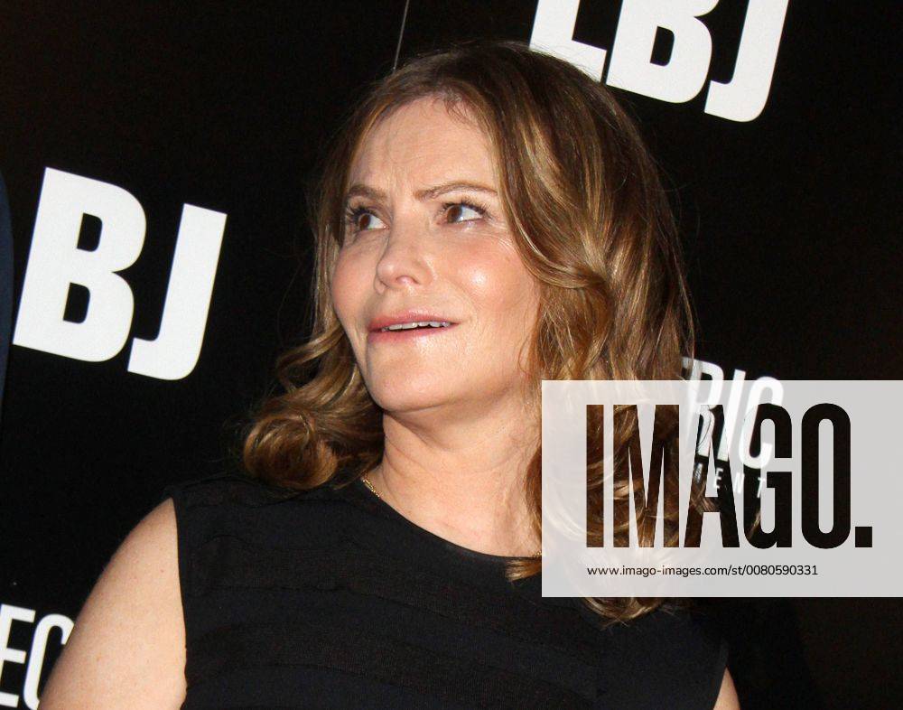 Los Angeles, CA, U.S. - 24 October 2017 - Los Angeles, California - Jennifer Jason Leigh. Ã’LBJO World Premiere held at ArcLight Hollywood in Los Angeles. Photo Credit: AdMedia Los Angeles U.S. - ZUMAa123 20171025_zaa_a123_037