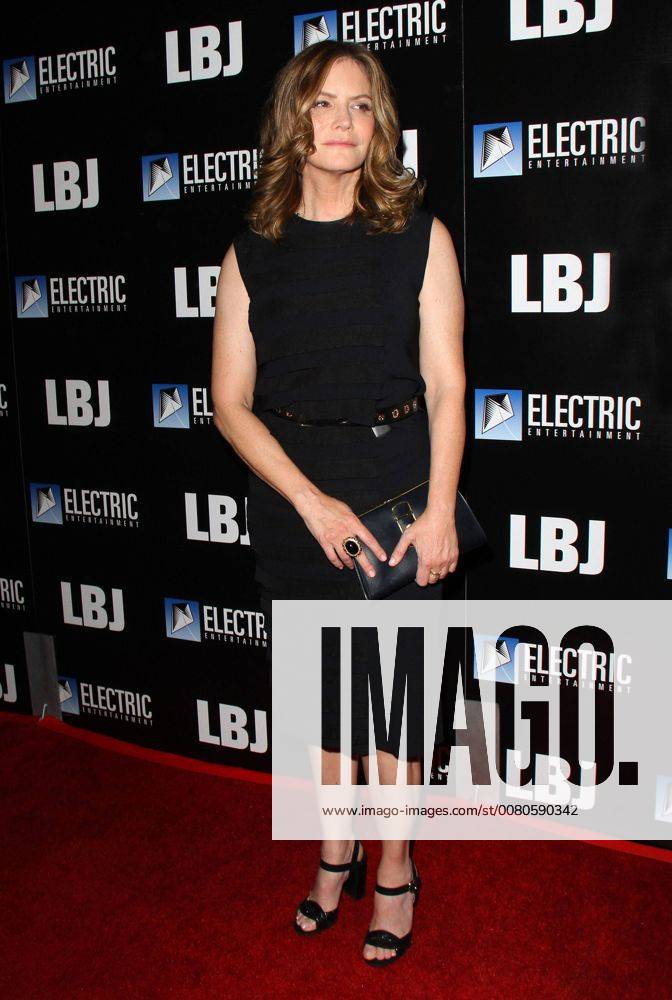 Los Angeles, CA, U.S. - 24 October 2017 - Los Angeles, California - Jennifer Jason Leigh. Ã¢â‚¬oeLBJÃ¢â‚¬Â World Premiere held at ArcLight Hollywood in Los Angeles. Photo Credit: AdMedia Los Angeles U.S. - ZUMAa123 20171025_zaa_a123_027