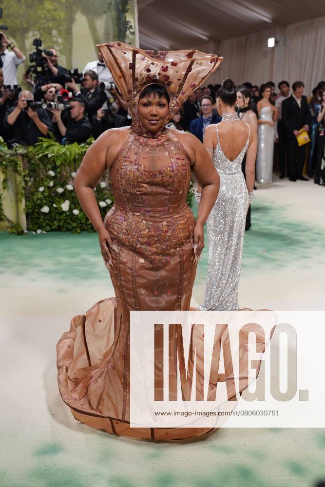 LIzzo at arrivals for The 2024 Costume Institute Exhibition Sleeping Beauties: Reawakening Fashion Met Gala - Part 7, The Metropolitan Museum of Art, New York, NY, May 06, 2024. Photo By: Kristin Callahan Everett Collection2406M25 KH007 PUBLICATIONXNOTxINxCANxCHNxFRAxITAxJPNxNORxPOLxRUSxESPxUKxUSA