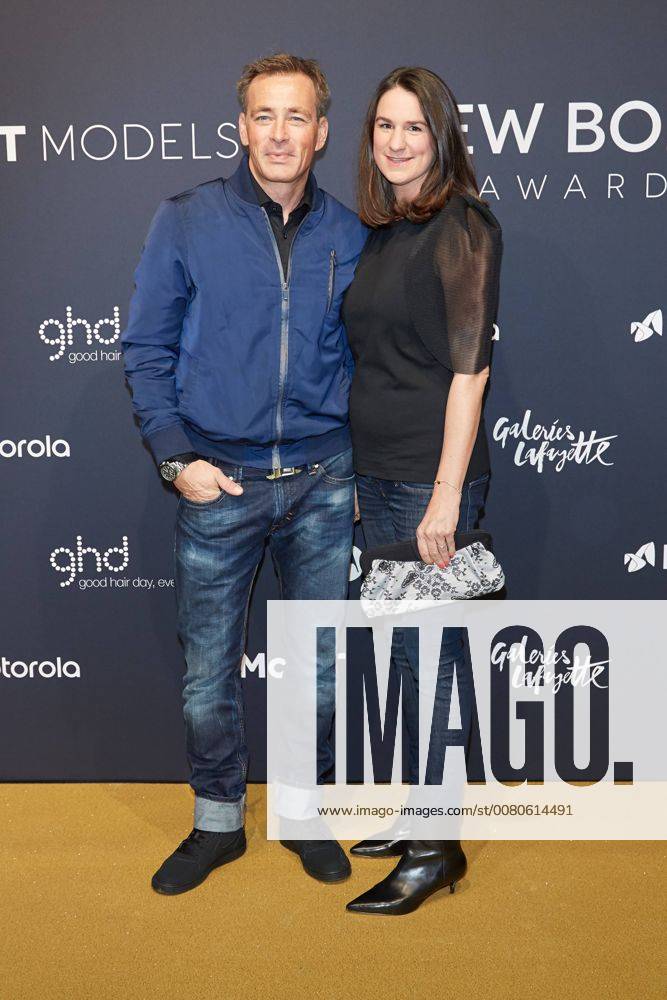 Jan Sosniok with Woman Nadine Moeller award Ceremony the McFit New Body Award in Berlin at 26 10 2017 McFit New Body Award