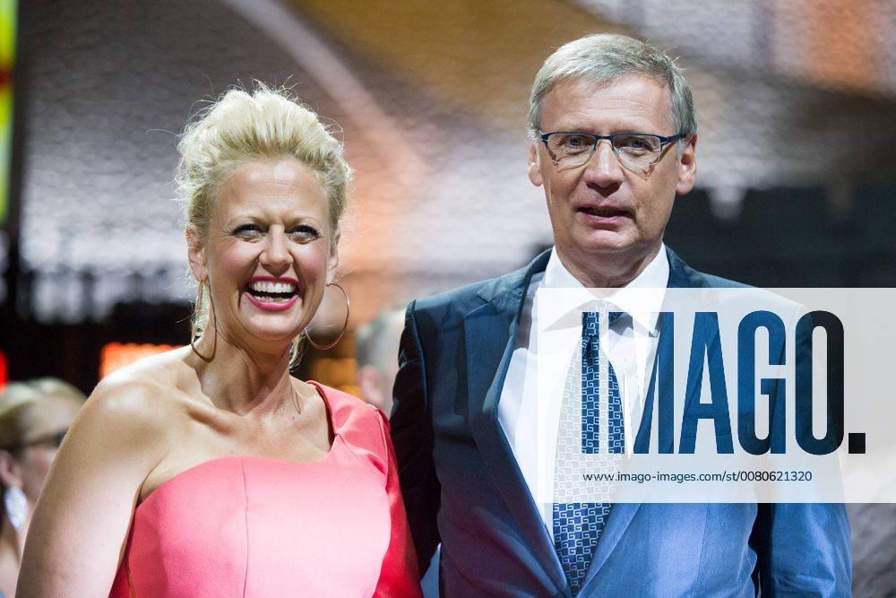 Barbara Schoeneberg left Schöneberger Presenter and Guenther Jauch Günther presenter Final picture after the Show award Ceremony the German Radio price 2017 in the Elbphilharmonie in Hamburg at 07 09 2017