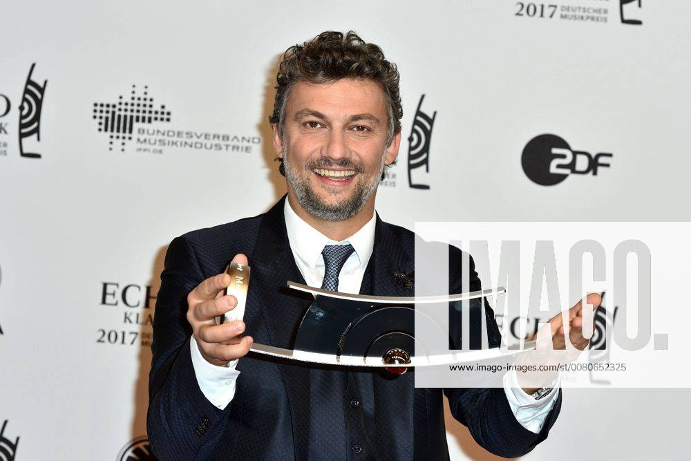 Prize winners Jonas Kaufmann at the award Ceremony of Echo Classical at 29 10 2017 in Hamburg Echo Classical 2017 in Hamburg Preistraeger photo call