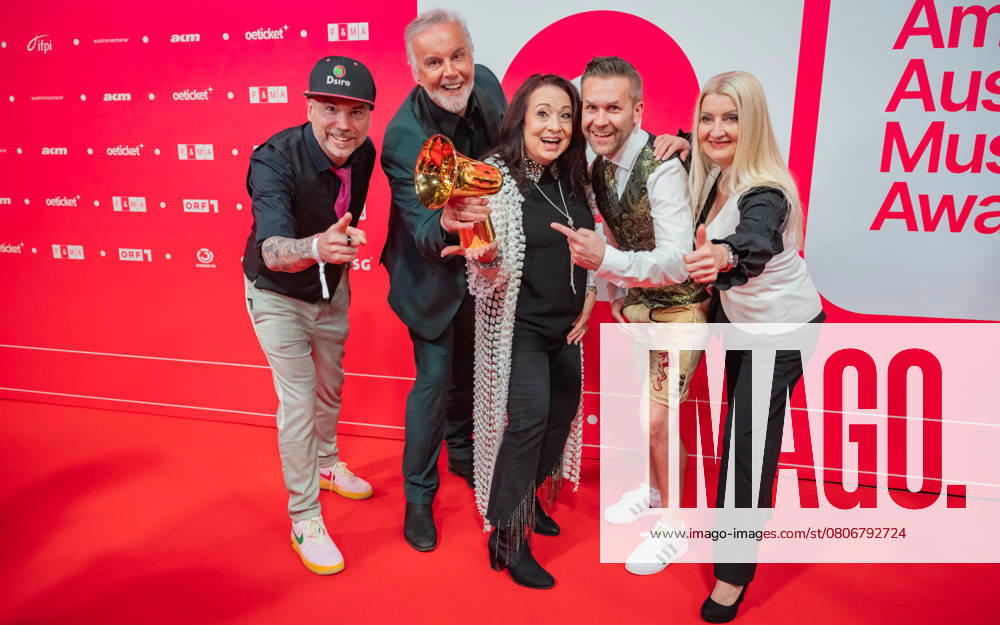 20250307 Red Carpet Verleihung 25. Amadeus Austrian Music Awards WIEN, OESTERREICH - 07. MAERZ: Die Seer Preistraeger des 25. Amadeus Austria Music Awards fuer ihr Lebenswerk nach der Show anslaesslich der Verleihung des 25. Amadeus Austria Music Awards 2025 in der MRX Halle am 07. Maerz 2024 in Wien, Oesterreich. 250307_SEPA_17_028