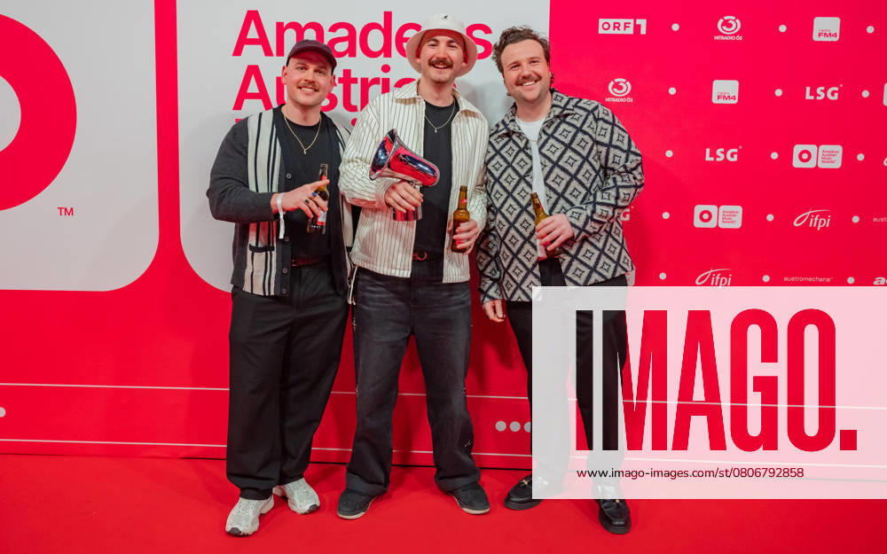 20250307 Red Carpet Verleihung 25. Amadeus Austrian Music Awards WIEN, OESTERREICH - 07. MAERZ: Preistraeger des 25. Amadeus Austria Music Awards 2025 in der Genre-Kategorie -Electronic Dance- Musikband Glueboys nach der Verleihung des 25. Amadeus Austria Music Awards 2025 in der MARX Halle am 07. Maerz 2025 in Wien, Oesterreich. 250307_SEPA_17_011