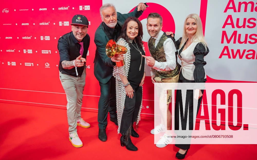 20250307 Red Carpet Verleihung 25. Amadeus Austrian Music Awards WIEN, OESTERREICH - 07. MAERZ: Die Seer Preistraeger des 25. Amadeus Austria Music Awards fuer ihr Lebenswerk nach der Show anslaesslich der Verleihung des 25. Amadeus Austria Music Awards 2025 in der MRX Halle am 07. Maerz 2024 in Wien, Oesterreich. 250307_SEPA_17_027