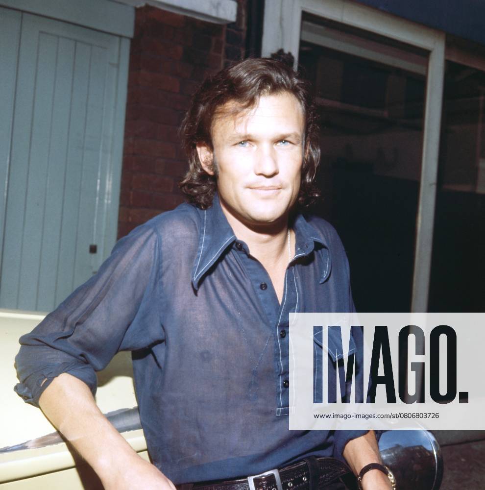 Kris Kristofferson in England, 1970s. Photo: Oscar Abolafia Everett Collection (kriskristofferson004)OSAB001 J4984 PUBLICATIONXNOTxINxCANxCHNxFRAxITAxJPNxNORxPOLxRUSxESPxUKxUSA
