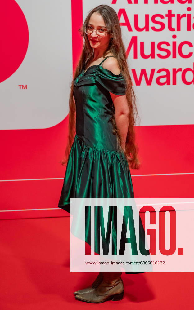 20250307 Red Carpet Verleihung 25. Amadeus Austrian Music Awards WIEN, OESTERREICH - 07. MAERZ: Preistraegerin des 25. Amadeus Austria Music Awards 2025 in der Kategorie -FM4 Award 2025- Solo-Musikerin Anja Sodnikar alias Sodl nach der Verleihung des 25. Amadeus Austria Music Awards 2025 in der MARX Halle am 07. Maerz 2025 in Wien, Oesterreich. 250307_SEPA_17_031