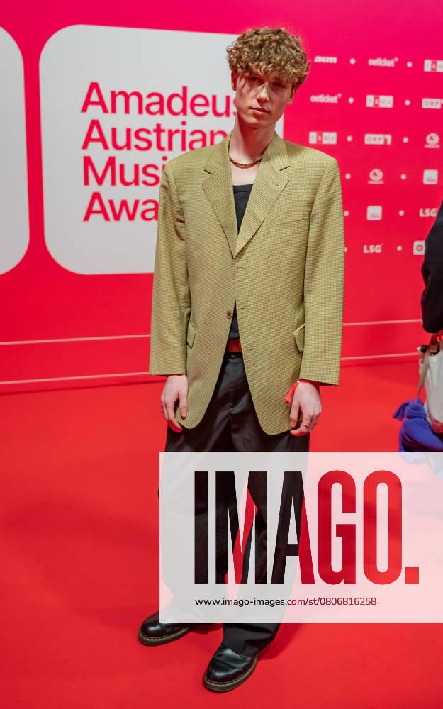 20250307 Red Carpet Verleihung 25. Amadeus Austrian Music Awards WIEN, OESTERREICH - 07. MAERZ: Musiker und Songwriter Jacob Mayer alias Jacob Elias bei seiner Ankunft am Redcarpet anlaesslich der Verleihung des 25. Amadeus Austria Music Awards 2025 in der MARX Halle am 07. Maerz 20253 in Wien, Oesterreich. 250307_SEPA_17_064