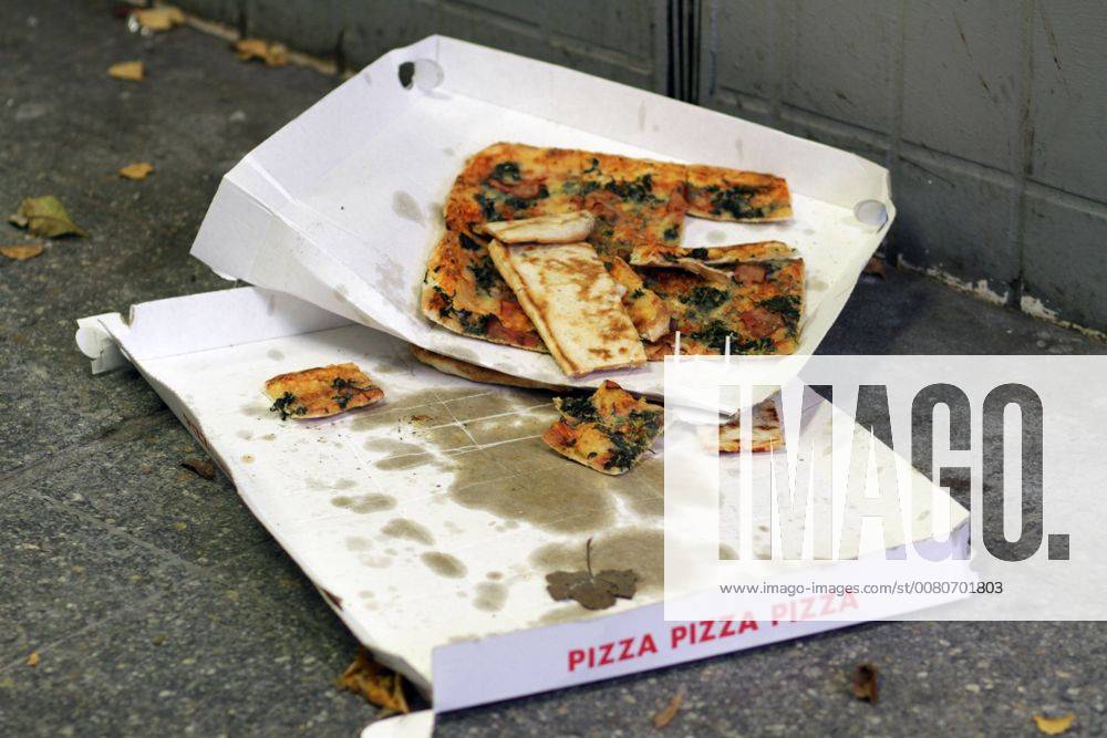 To-eat Pizza is on the Bottom a is with behind on the Bottom