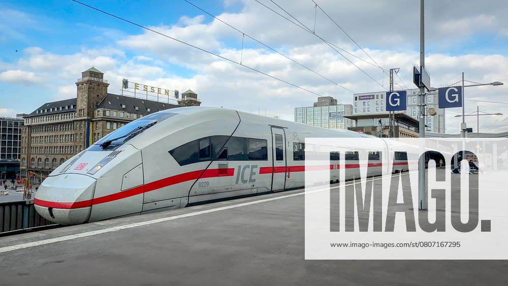 Railroad traffic in Essen Intercity Express train of Deutsche Bahn ICE ICE4 DEU, Germany, North Rhine-Westphalia, Essen