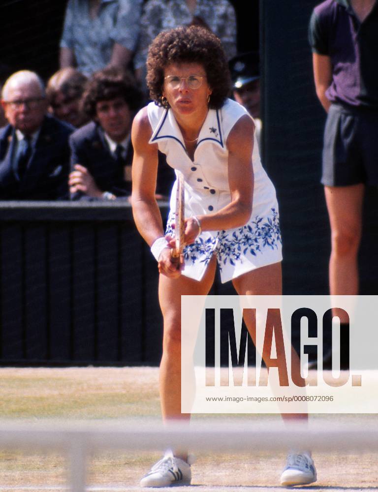 Billie Jean King - USA Wimbledon Tennis Championships 1975. Dress design by Teddy Tinling. o0 Aufnahmedatum geschätzt